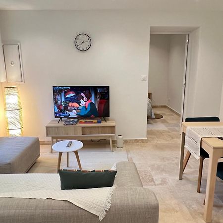 Charming House 2Br, 100M To Rer B Laplace Station آركُوييْ المظهر الخارجي الصورة