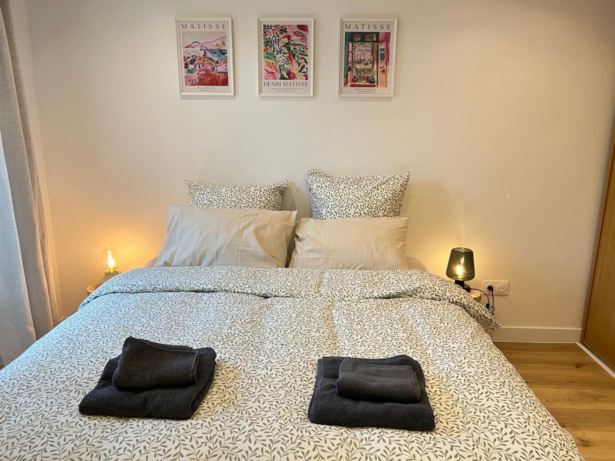 Charming House 2Br, 100M To Rer B Laplace Station آركُوييْ المظهر الخارجي الصورة