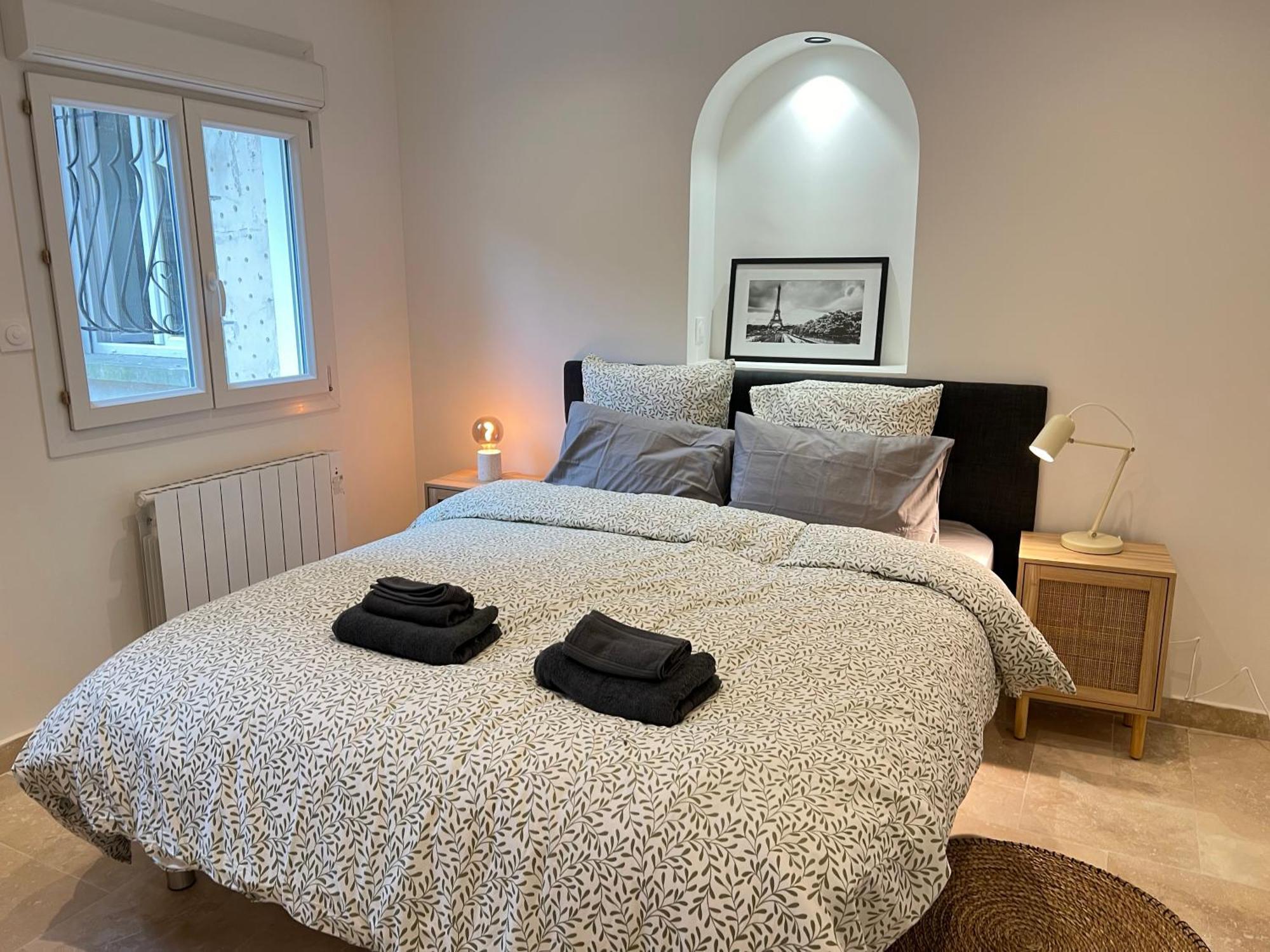 Charming House 2Br, 100M To Rer B Laplace Station آركُوييْ المظهر الخارجي الصورة